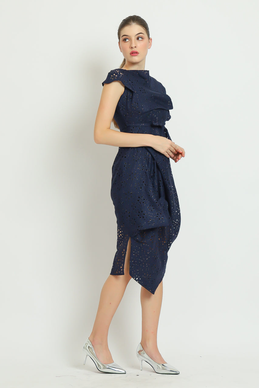 Bloom et Champs Dress Sumba Eyelet in Navy