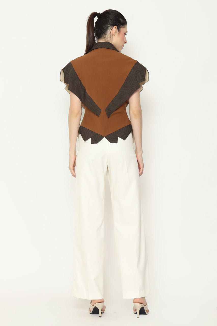 Bloom Et Champs Caramel Lapel Top