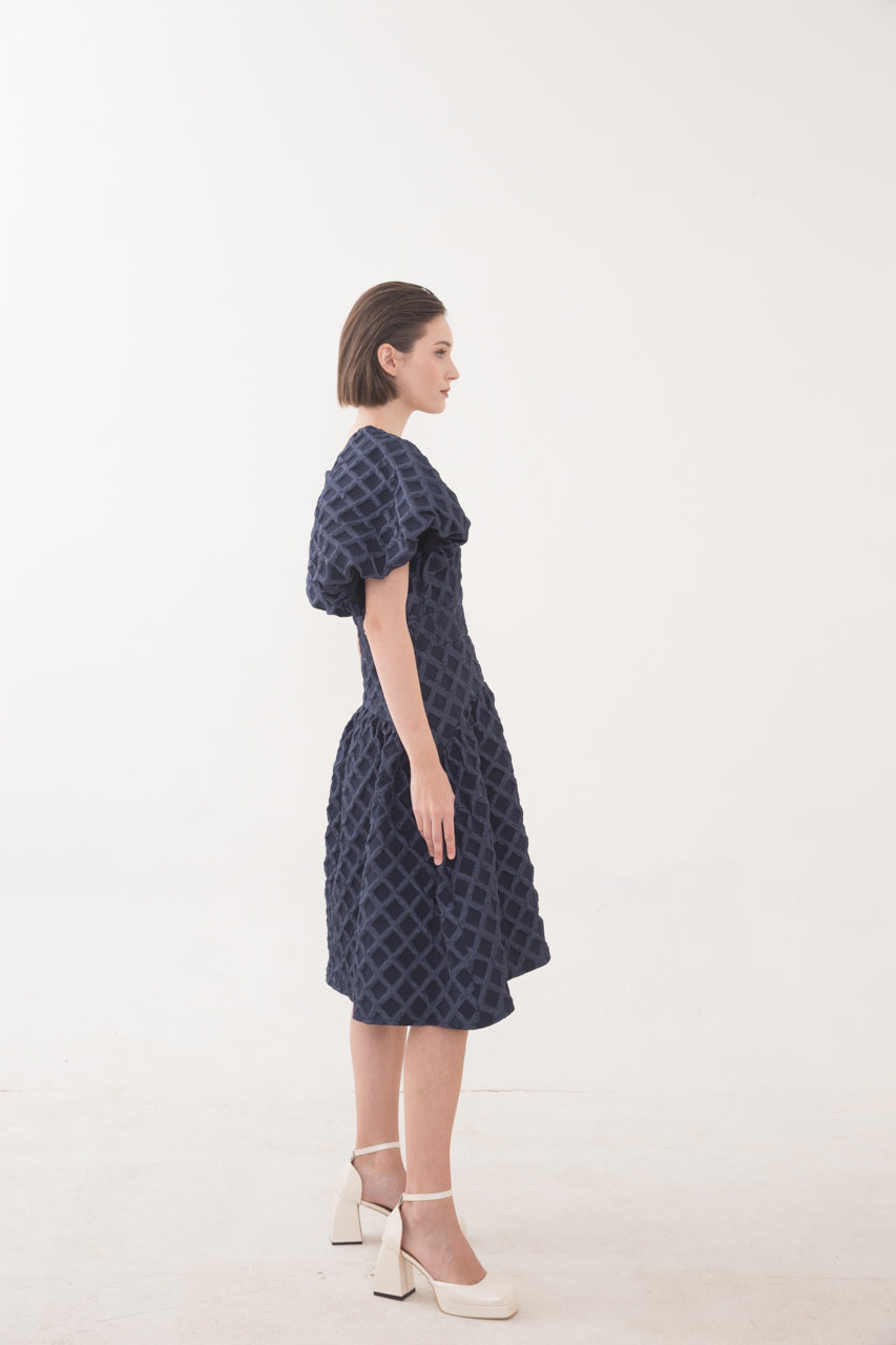 Bloom et Champs Dress Tangan Balon Embossed Navy