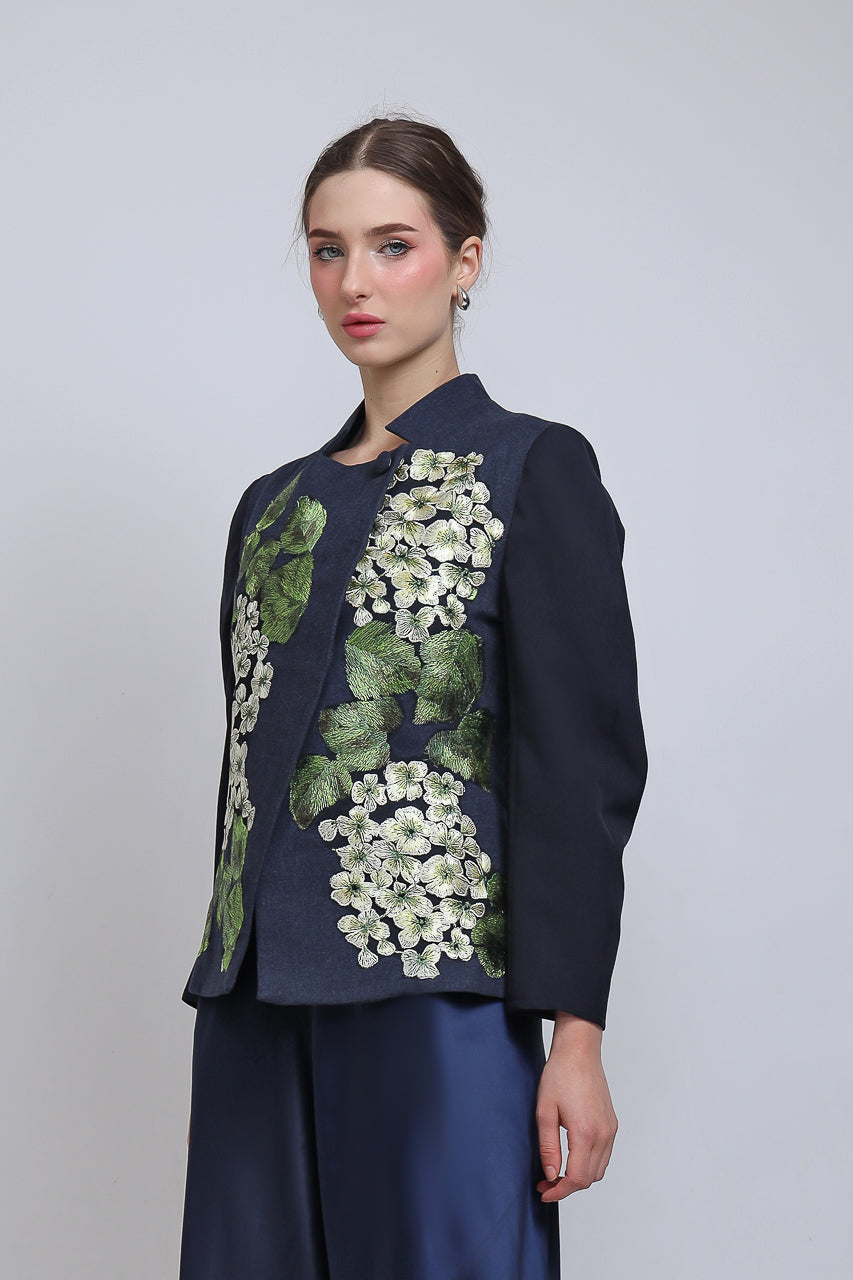 Bloom et Champs Diagonal Shirt with Garden Embroidery/Flare Saten Pants in Navy