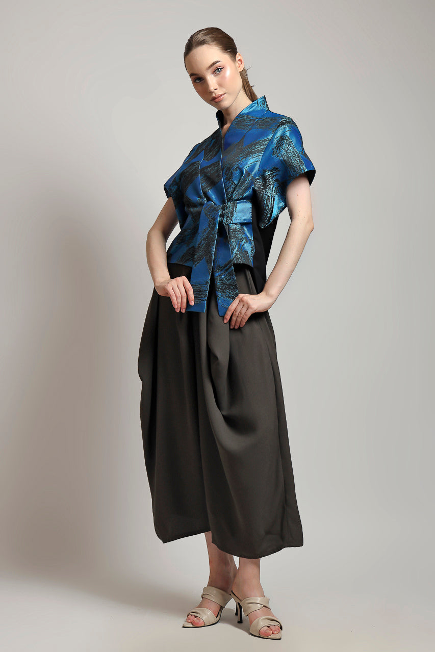 Bloom et Champs Kimono Pita in Tosca Jacquard/ Grey Assymetrical Pants