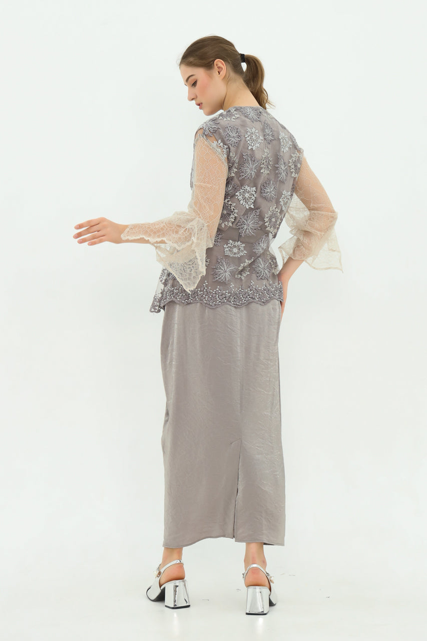 Bloom et Champs Kimono Sari/Rok Emas