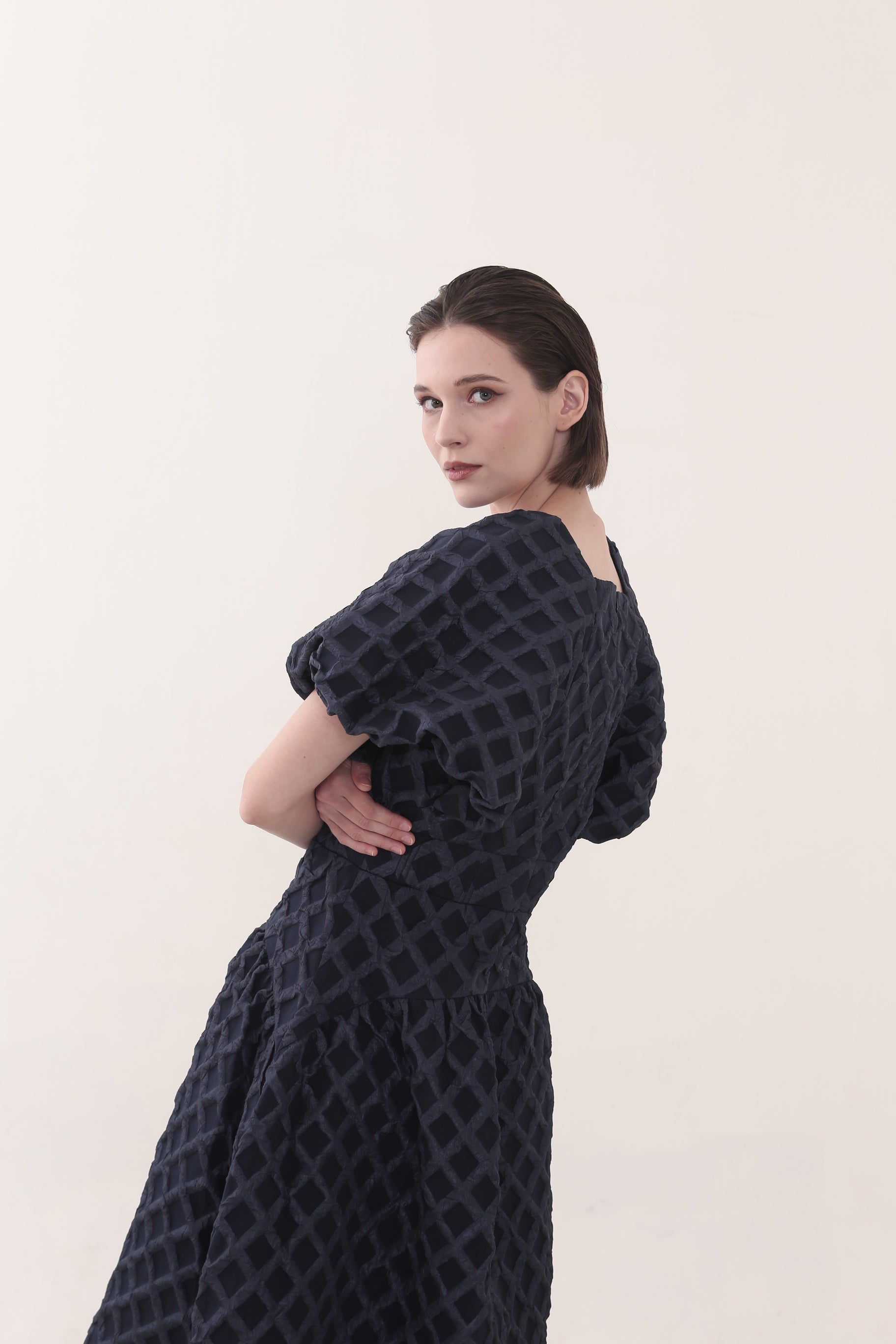 Bloom et Champs Dress Tangan Balon Embossed Navy