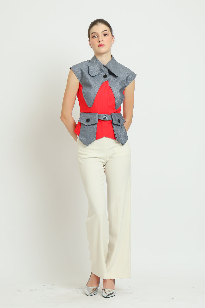 Bloom et Champs Top Segitiga Merah