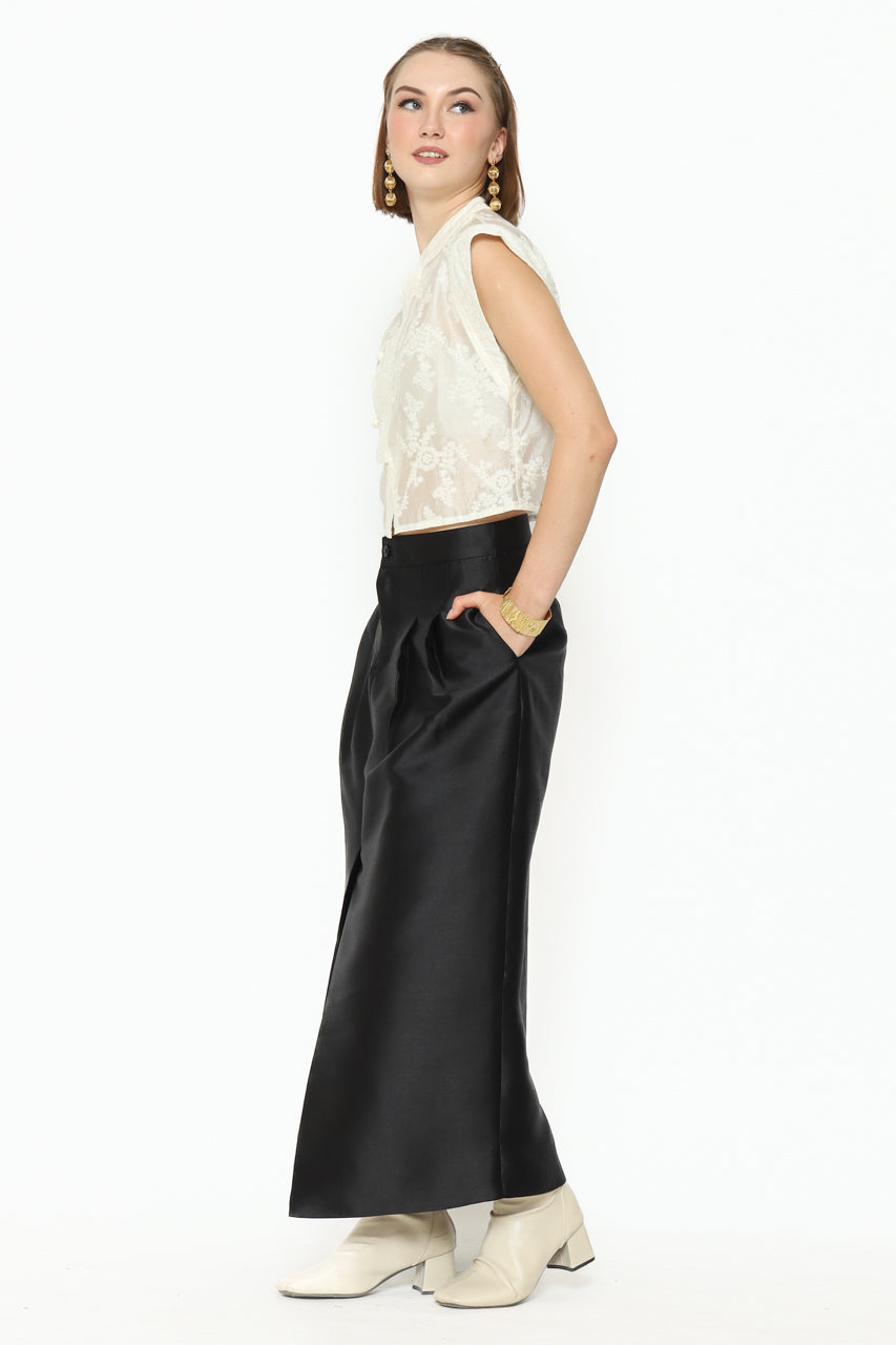 Bloom et Champs Changi Top/ Tulip Skirt in Black