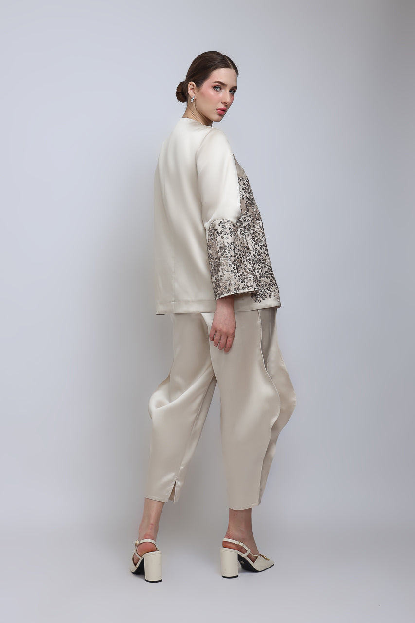 Bloom et Champs Camellia Embellished Blazer/Doremi Nude Pants