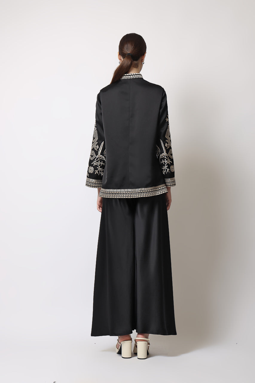 Bloom et Champs Altas Bordir Hitam