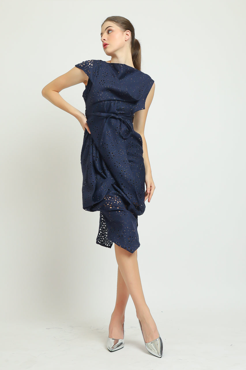 Bloom et Champs Dress Sumba Eyelet in Navy