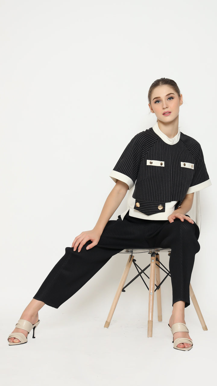 Bloom et Champs Top Crop Button High Neck