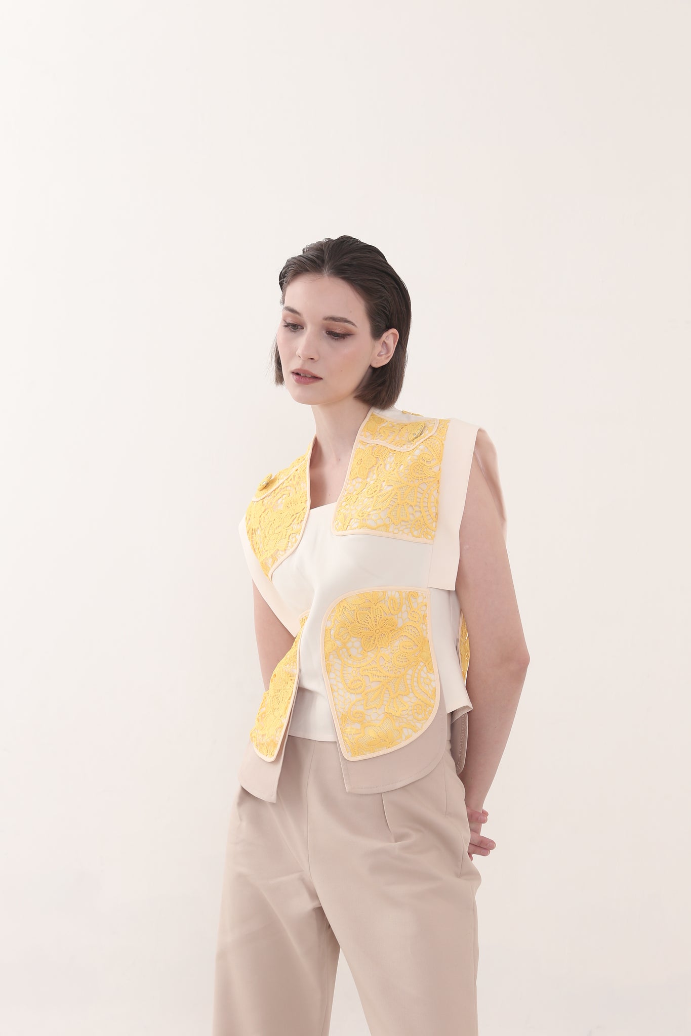 Bloom et Champs Lemon Lace Top