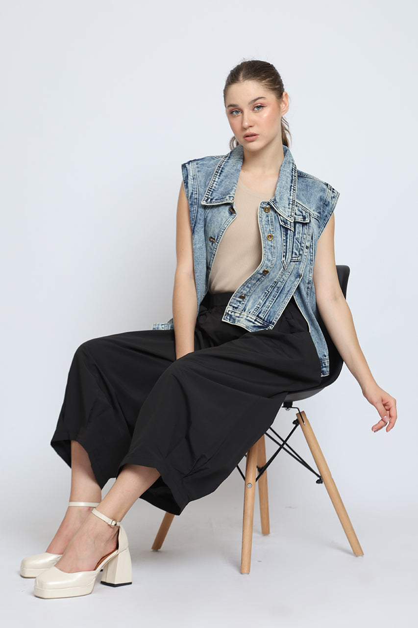 Bloom et Cotton Denim Vest / Black Akira Pants