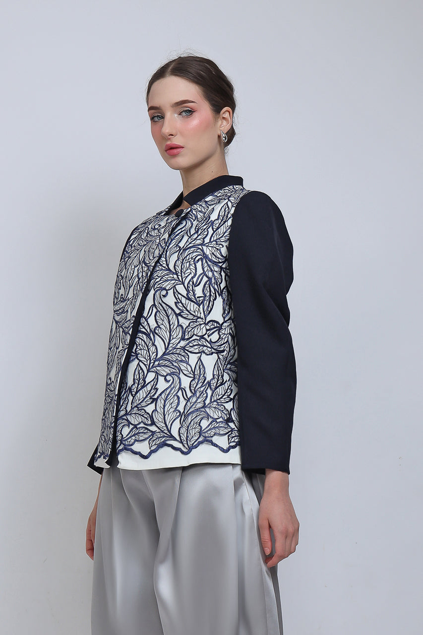 Bloom et Champs Diagonal Shirt with Blue Organza Lace