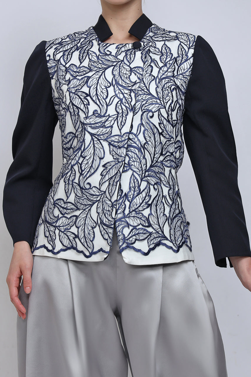 Bloom et Champs Diagonal Shirt with Blue Organza Lace