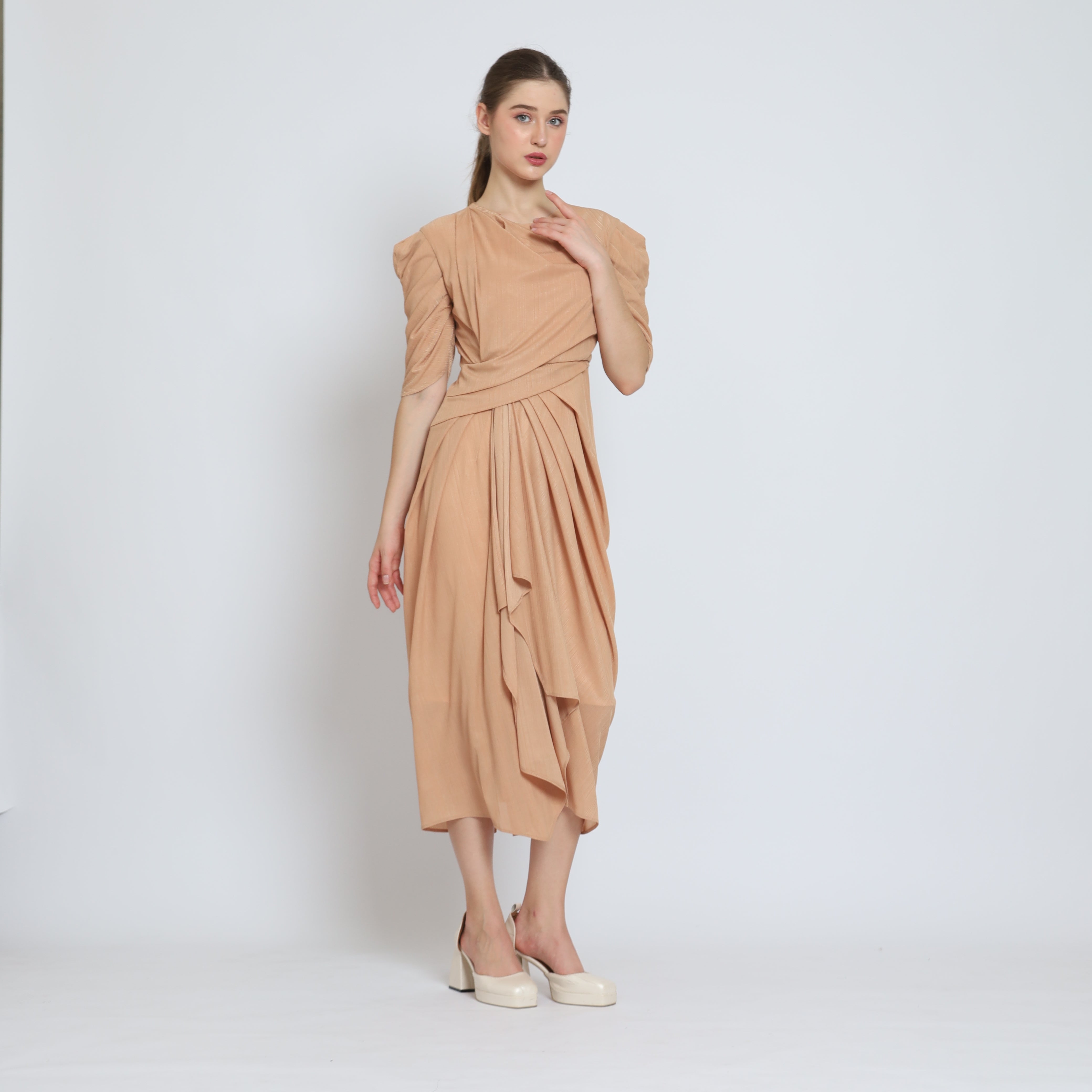 Bloom et Champs Dress Nude Tangan Balon