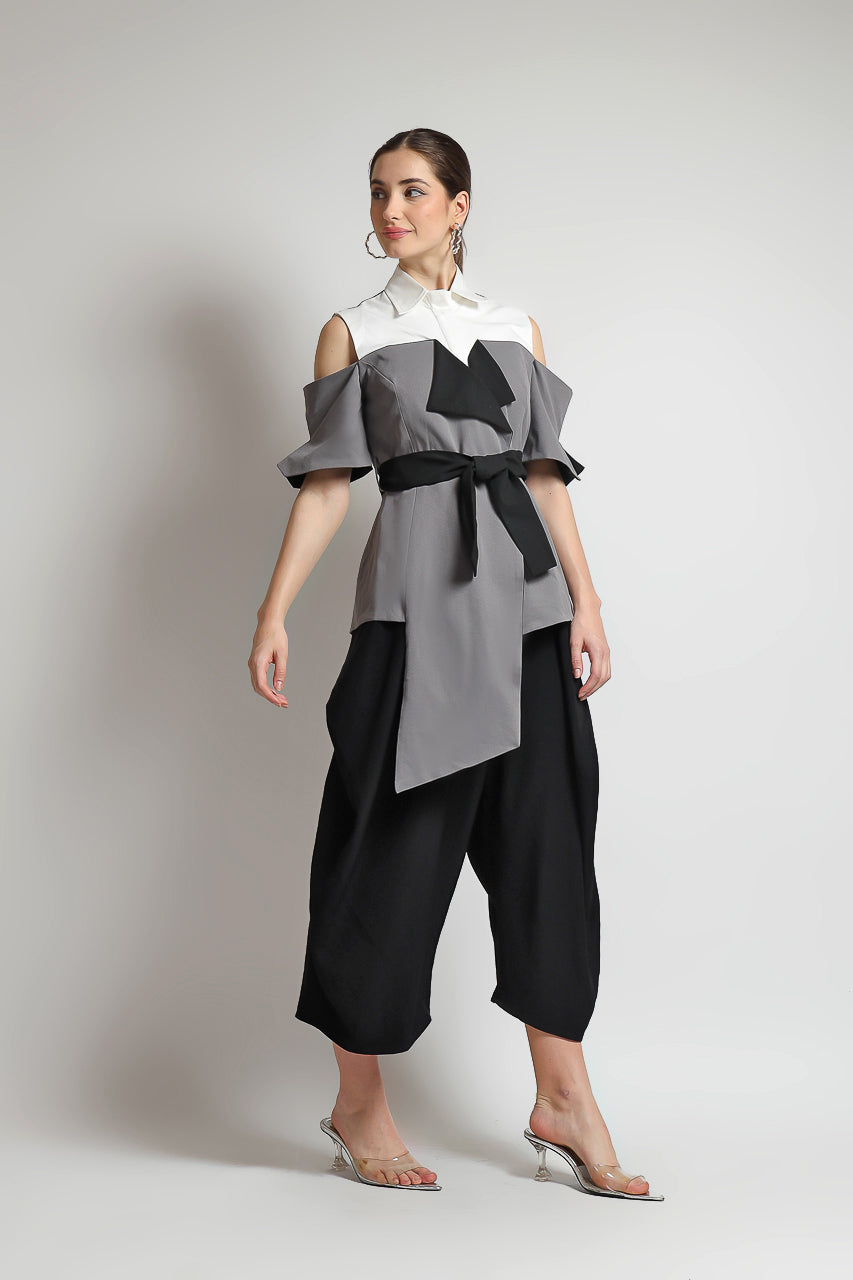 Bloom et Champs Top Tangan Pisah Abu/Bloom Celana Kewer Hitam