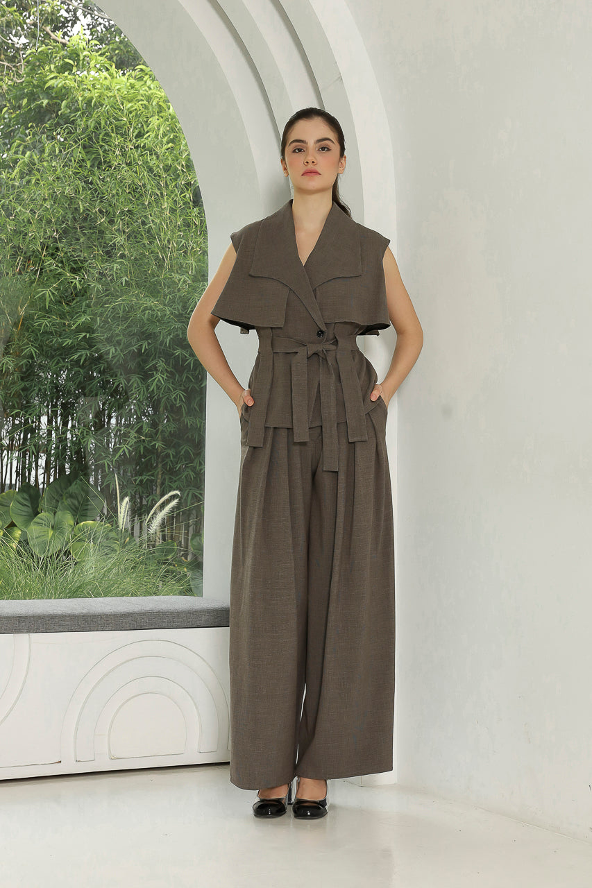 Bloom et Champs Vest ACK in Grey/ Zest Pants in Grey