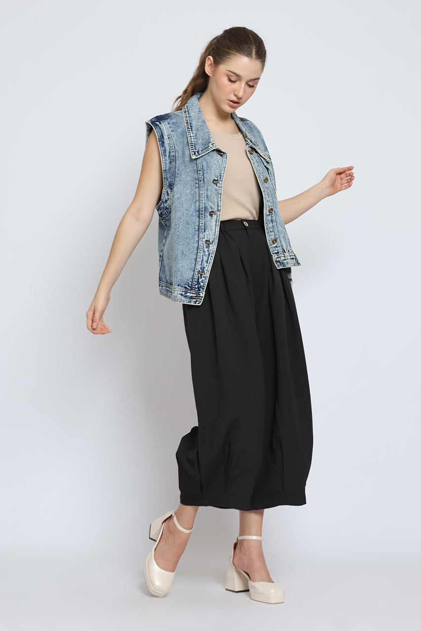 Bloom et Cotton Denim Vest / Black Akira Pants