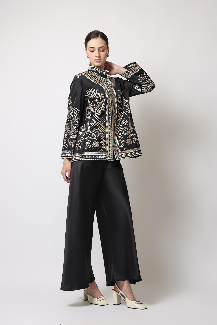 Bloom et Champs Altas Bordir Hitam