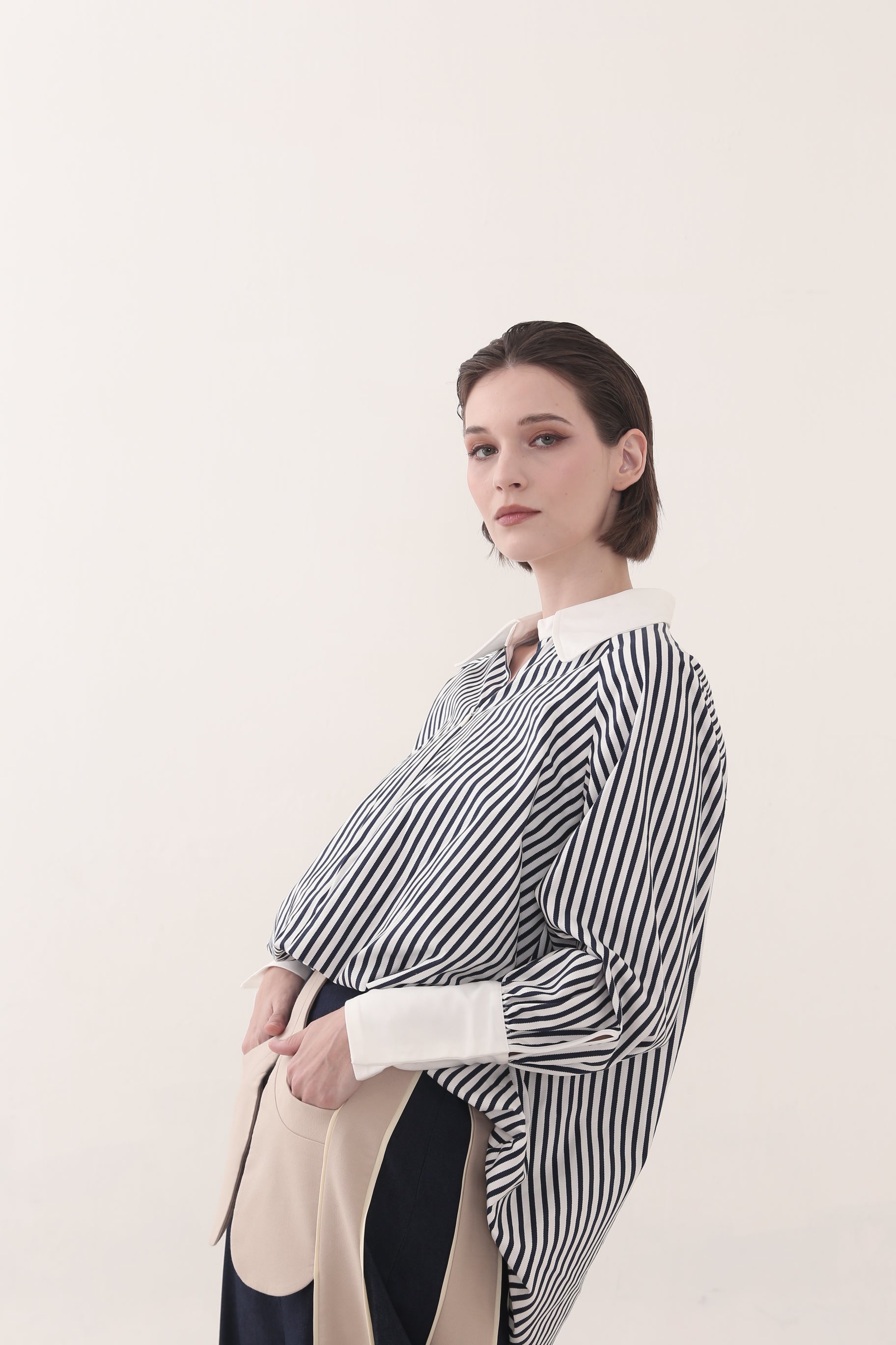 Bloom et Champs Kemeja Buntut Salur