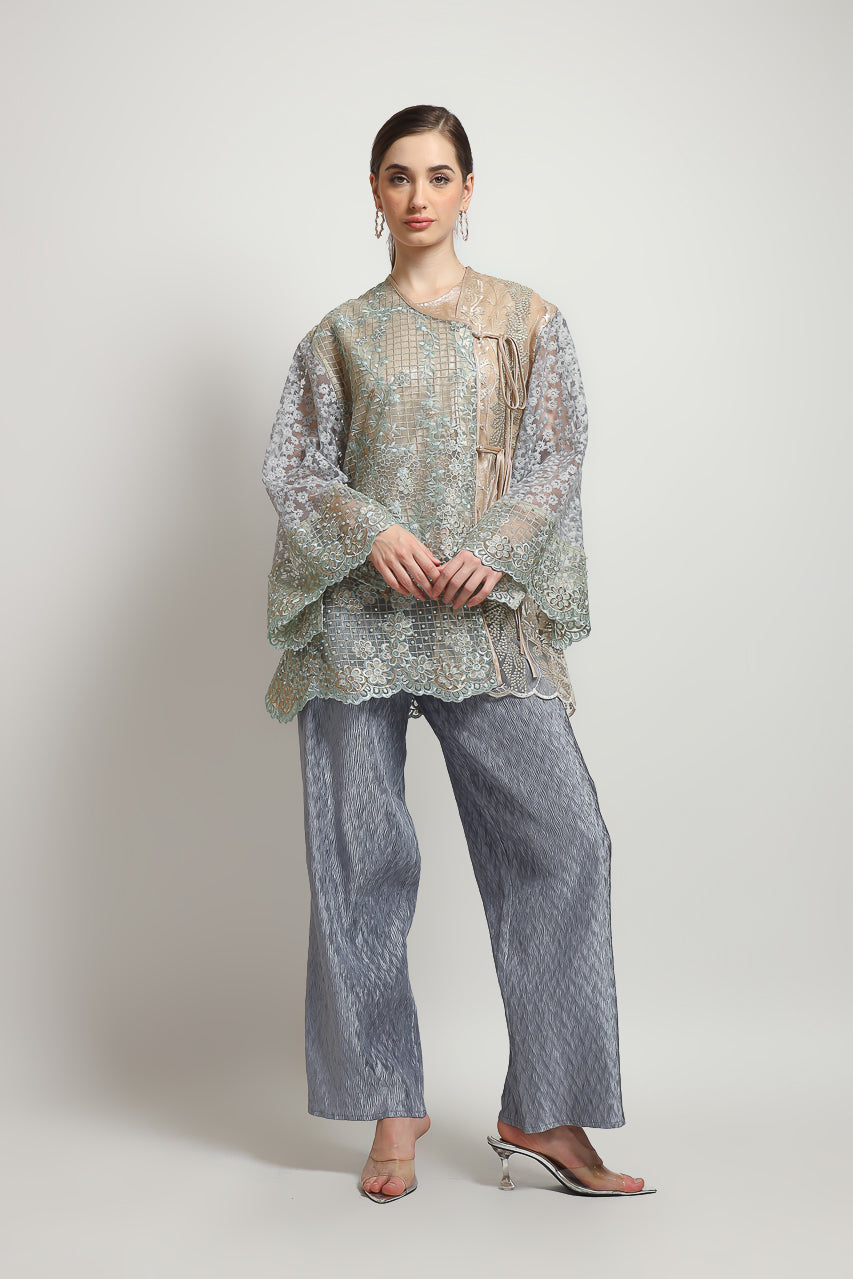 Bloom et Champs Kimono Kaftan Tiga Tali Pita Mutiara