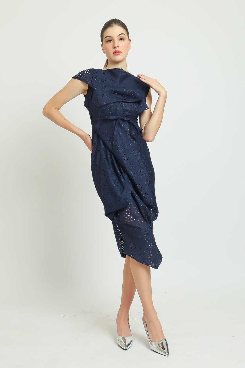 Bloom et Champs Dress Sumba Eyelet in Navy