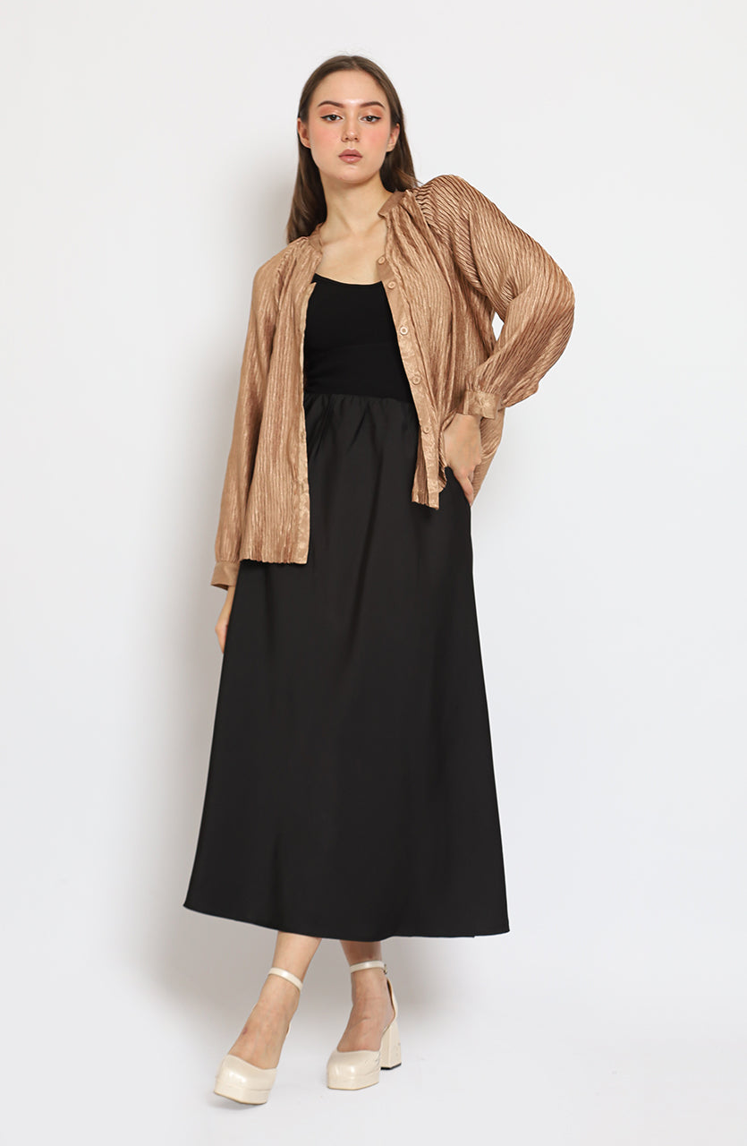 Bloom Pleats Caramel Button Blouse/Stretch Saten Skirt