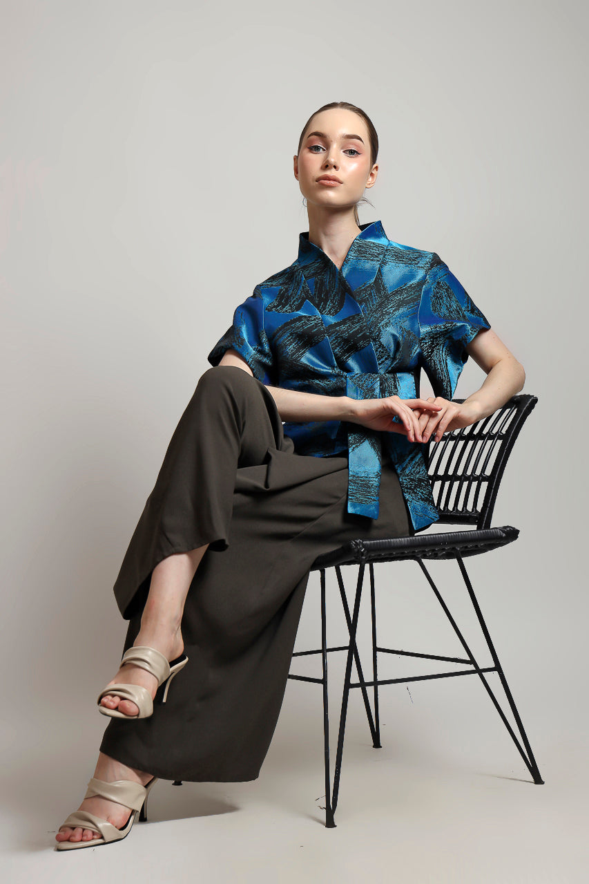 Bloom et Champs Kimono Pita in Tosca Jacquard/ Grey Assymetrical Pants