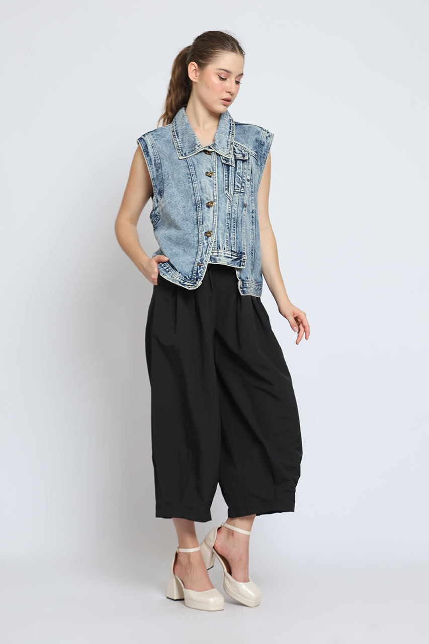 Bloom et Cotton Denim Vest / Black Akira Pants