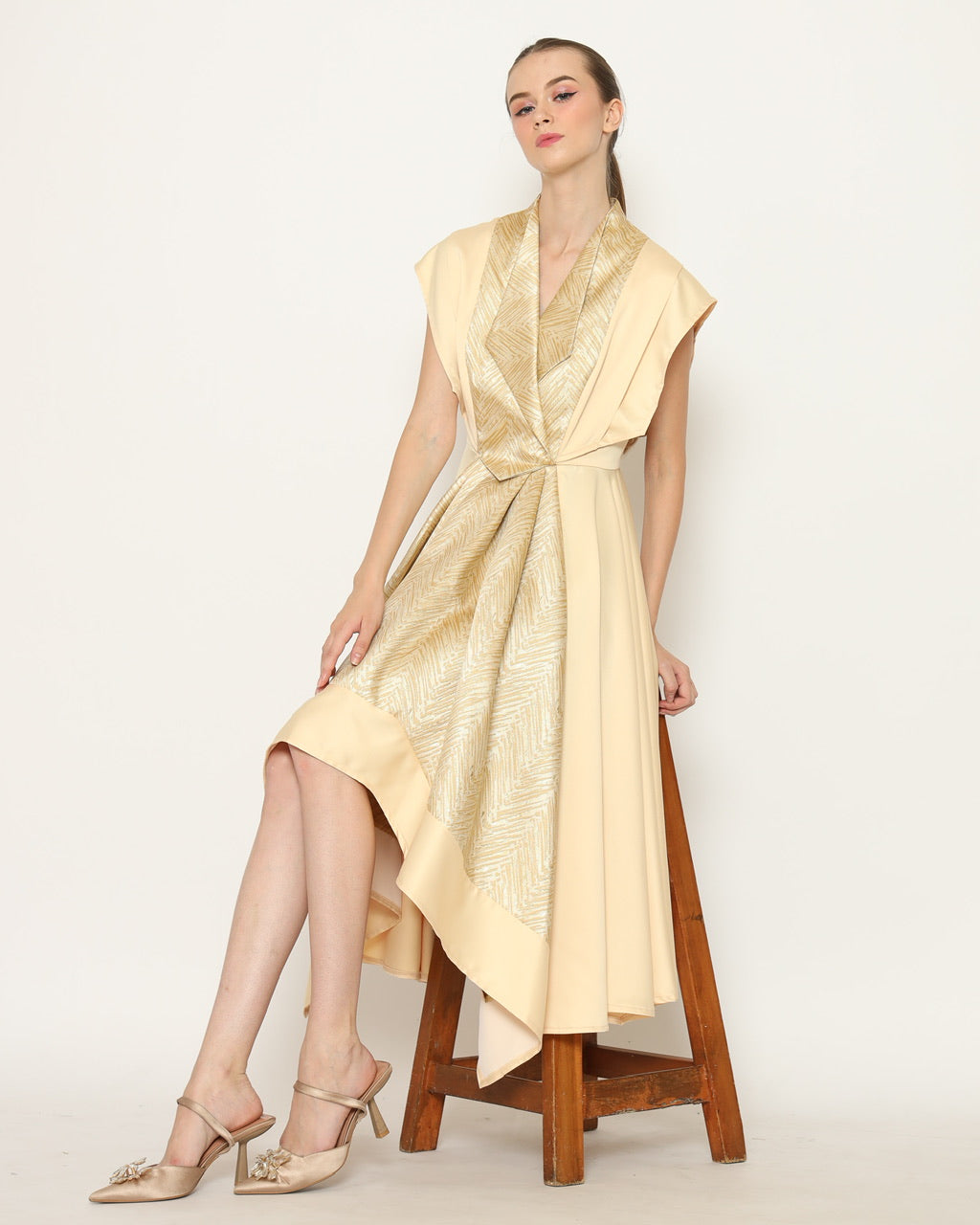Bloom et Champs Dress Emas in Golden Sparkle