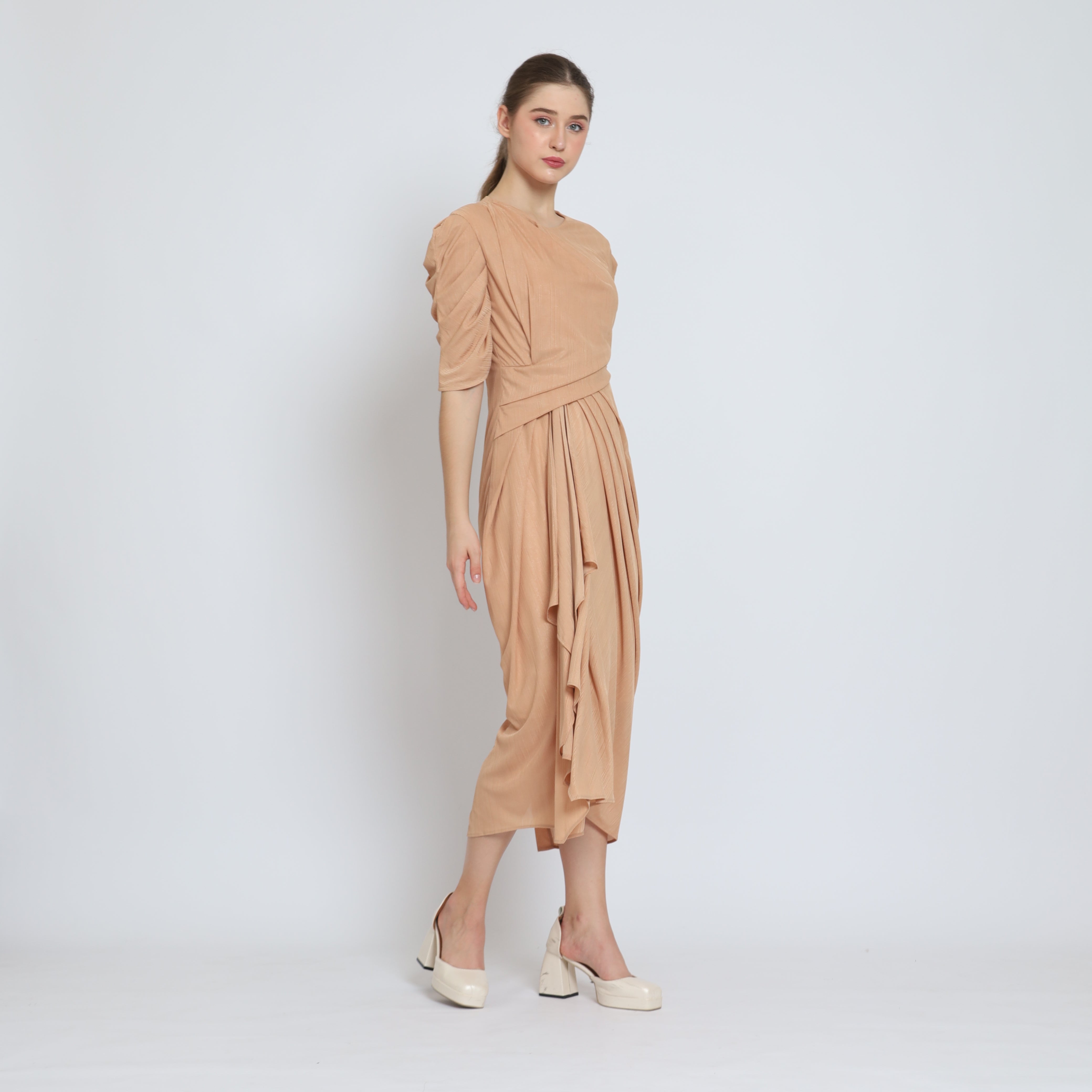 Bloom et Champs Dress Nude Tangan Balon