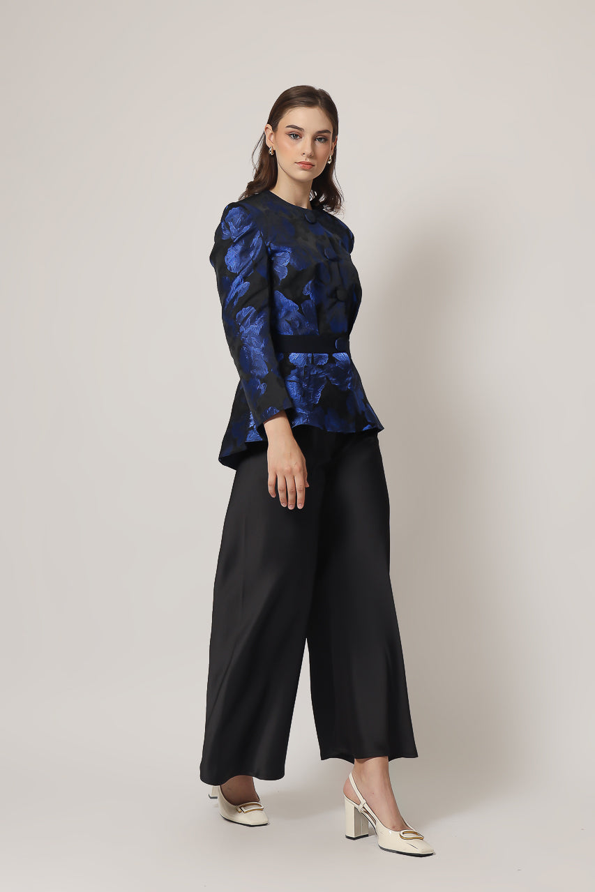 Bloom et Champs Blueberry Floral Peplum Blouse