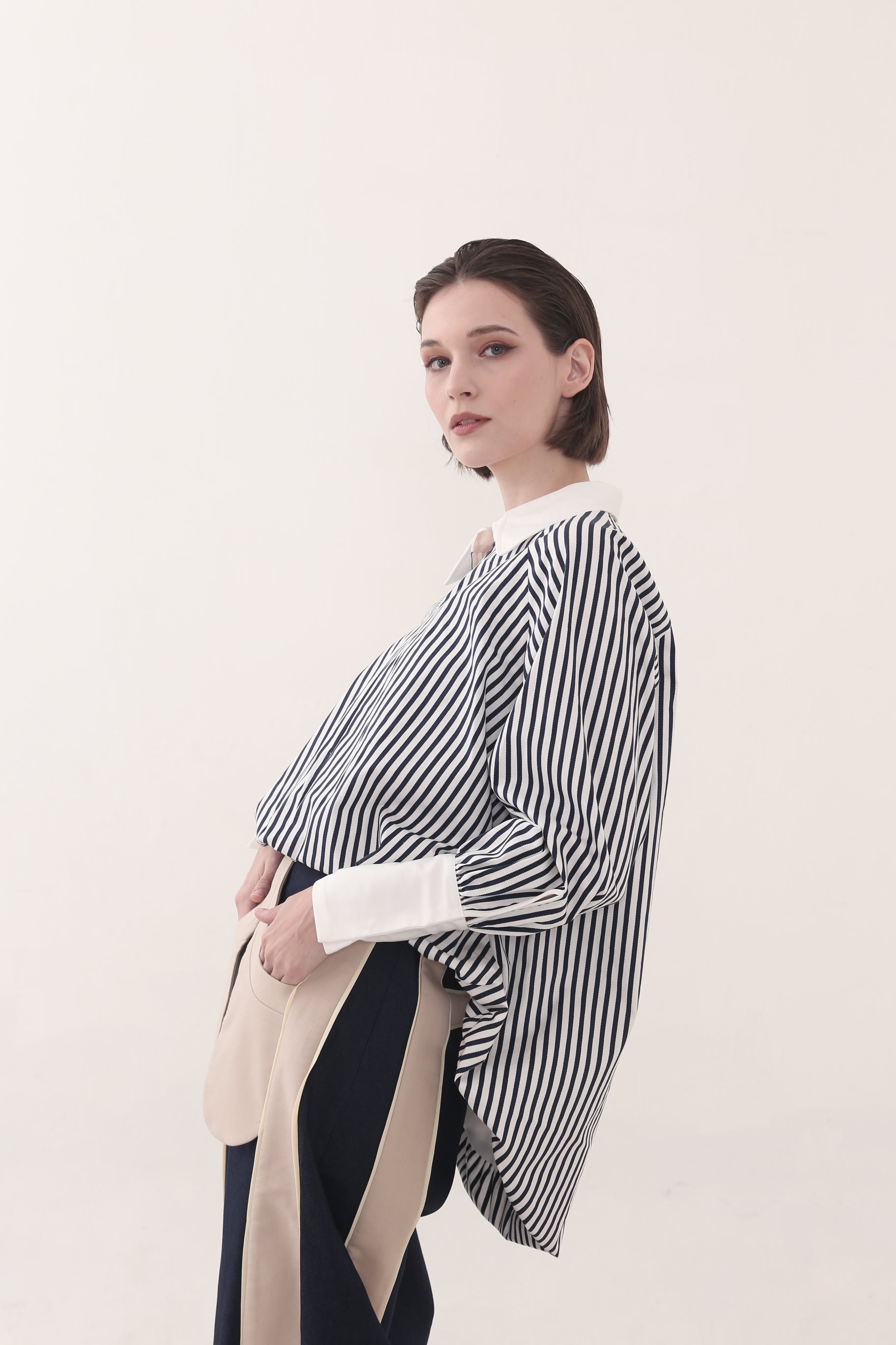 Bloom et Champs Kemeja Buntut Salur