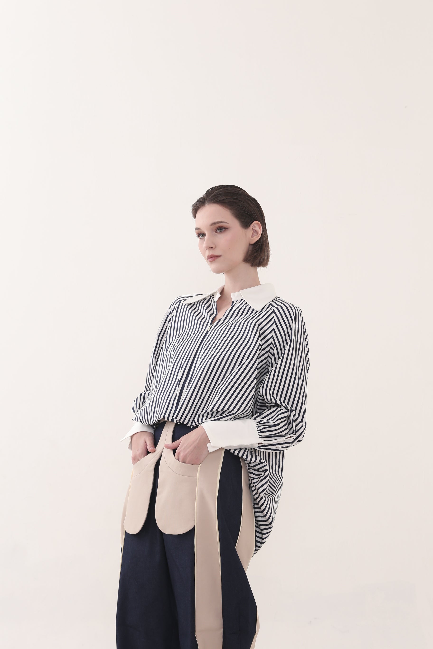 Bloom et Champs Kemeja Buntut Salur