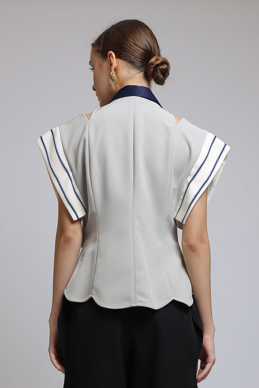 Bloom et Champs Vest Stripe Blouse/Celana Doremi