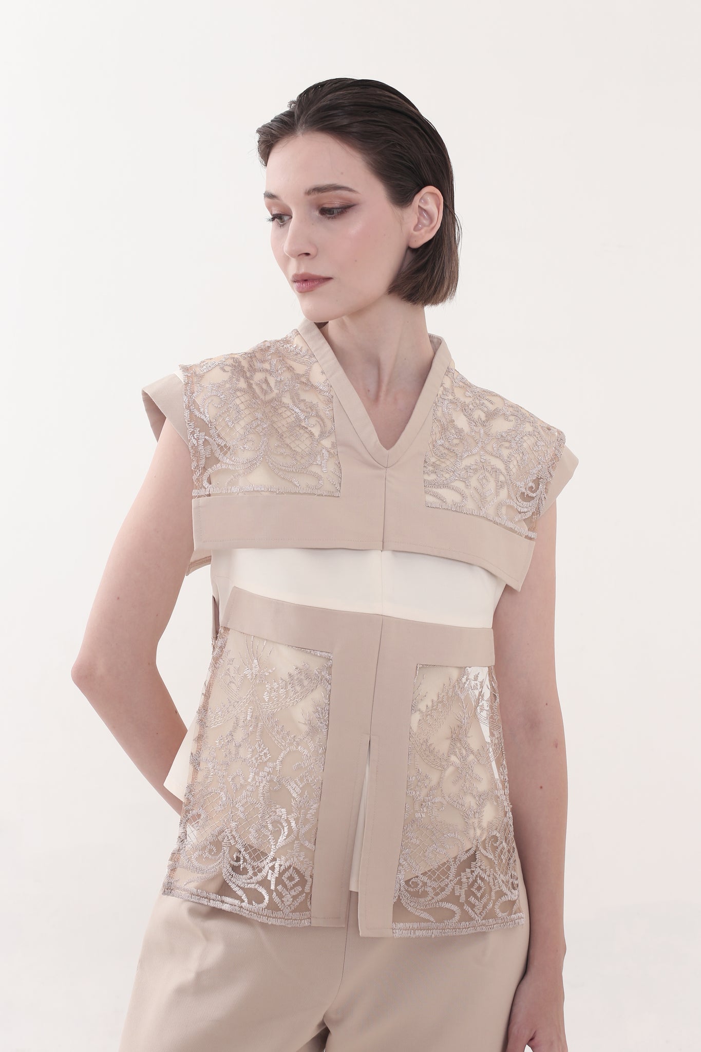 Bloom et Champs Layered Lace Top