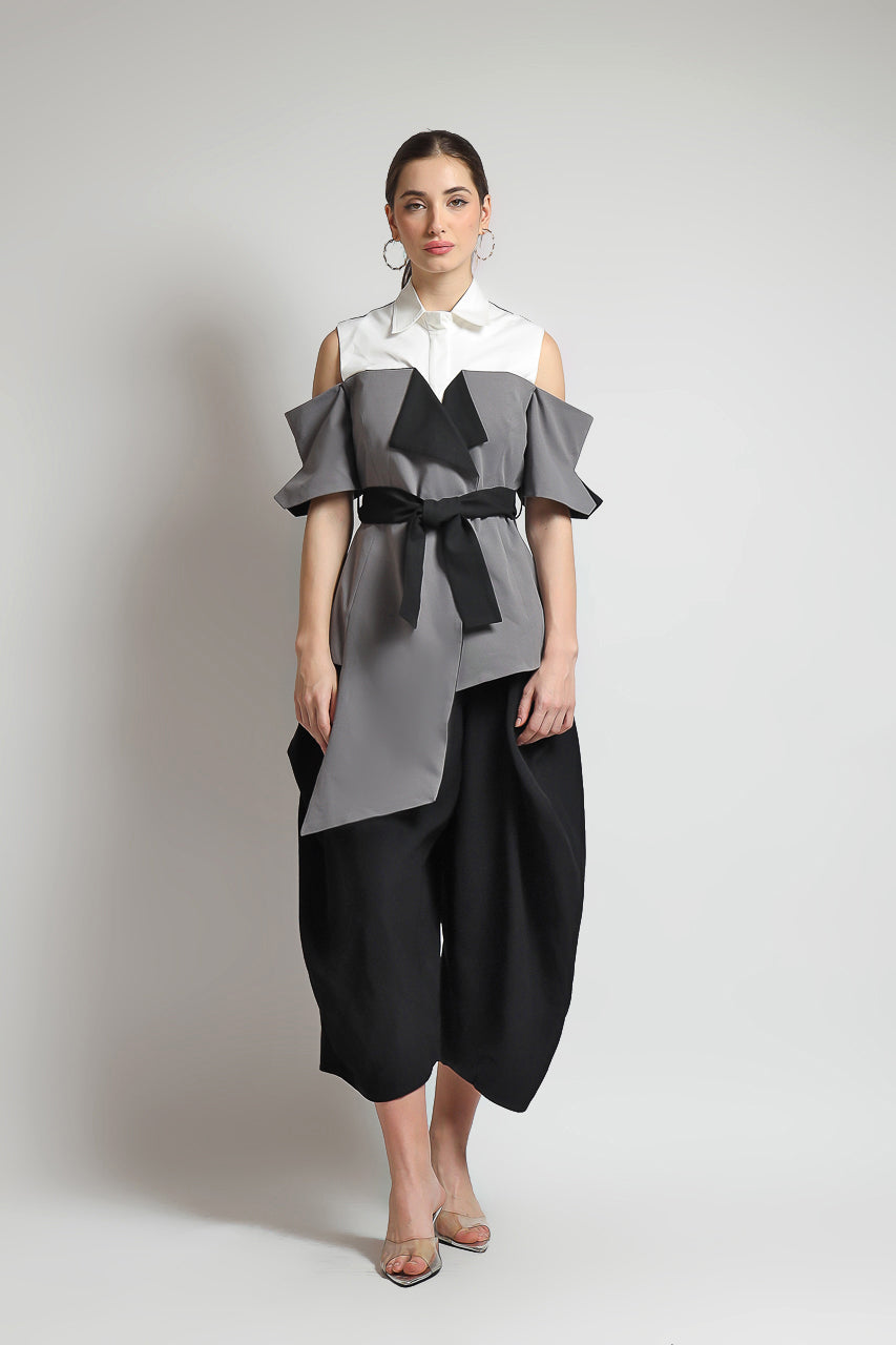 Bloom et Champs Top Tangan Pisah Abu/Bloom Celana Kewer Hitam