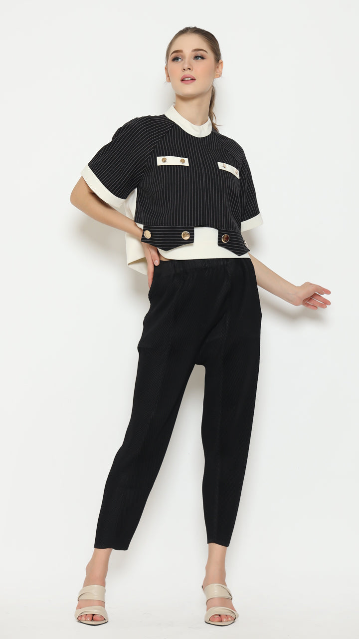 Bloom et Champs Top Crop Button High Neck