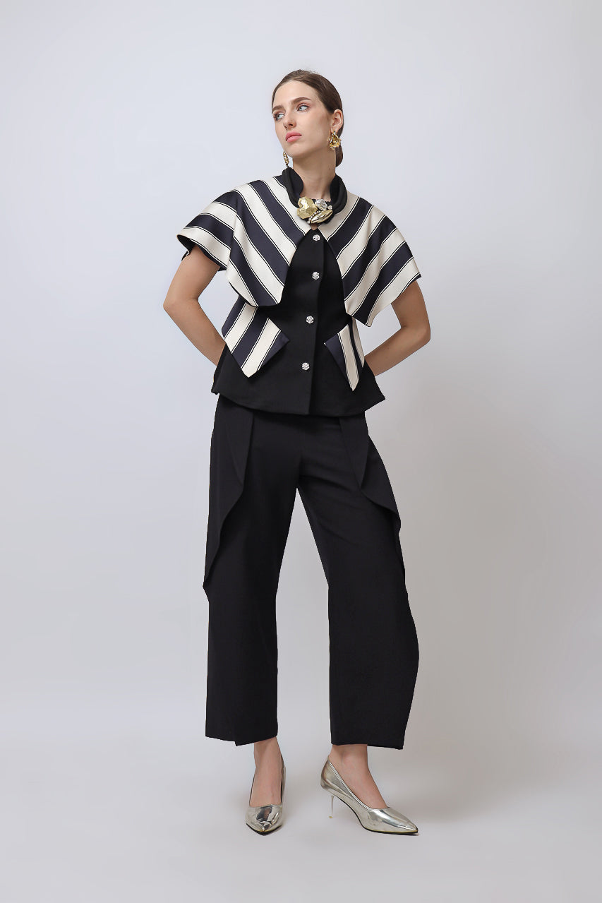 Bloom et Champs Monochrome Big Collar Blouse