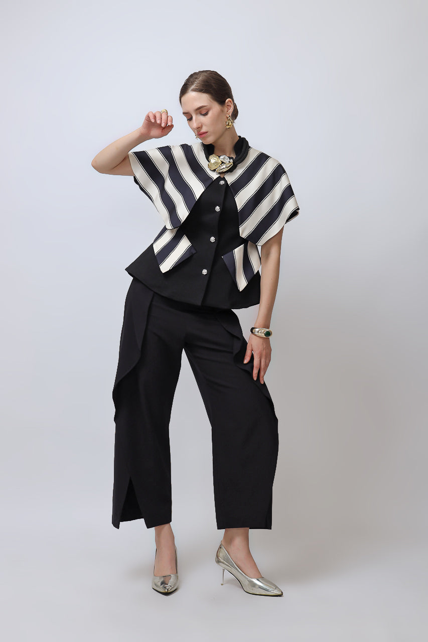 Bloom et Champs Monochrome Big Collar Blouse