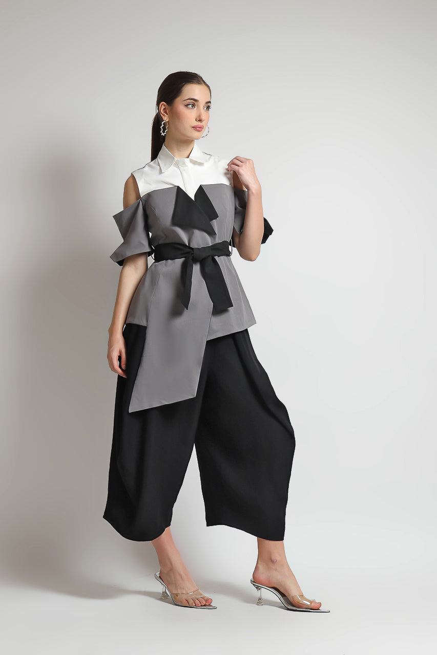 Bloom et Champs Top Tangan Pisah Abu/Bloom Celana Kewer Hitam