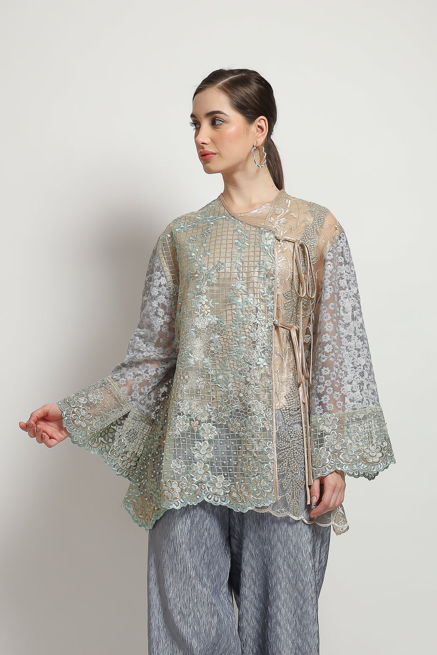 Bloom et Champs Kimono Kaftan Tiga Tali Pita Mutiara
