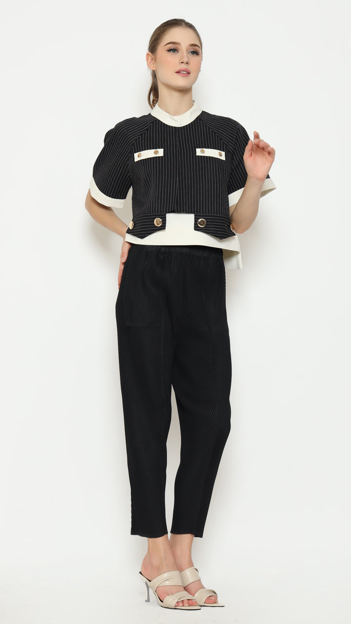 Bloom et Champs Top Crop Button High Neck