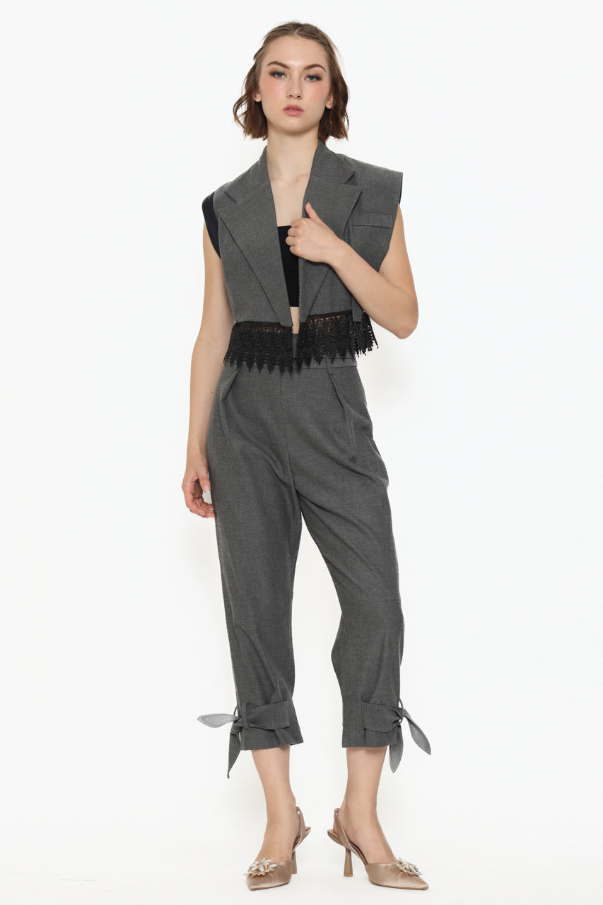 Bloom et Champs Vest Crop Abu/Celana Tali Kancing Abu