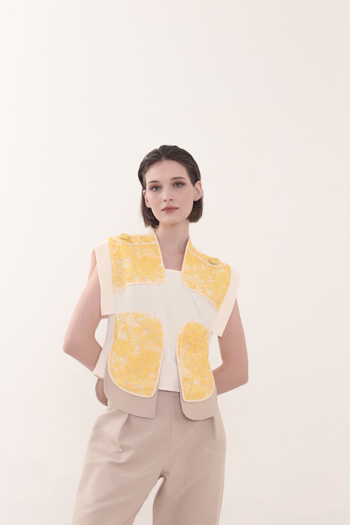 Bloom et Champs Lemon Lace Top