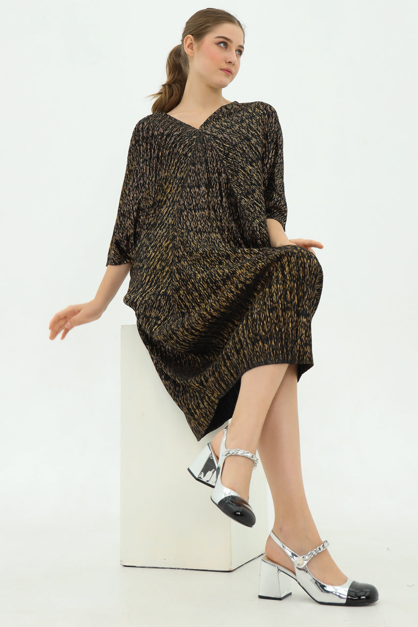 Bloom Pleats Dress Emas