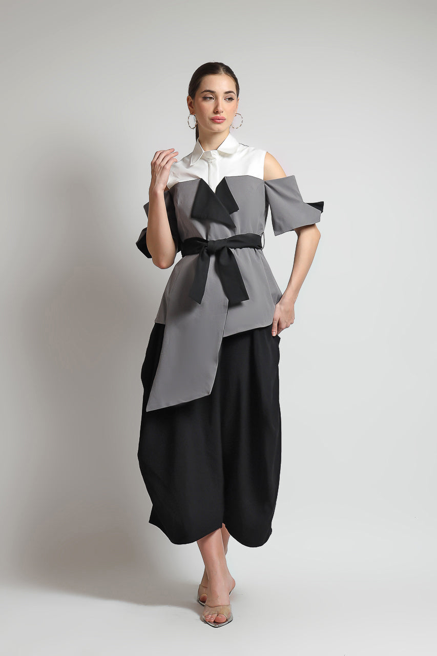 Bloom et Champs Top Tangan Pisah Abu/Bloom Celana Kewer Hitam