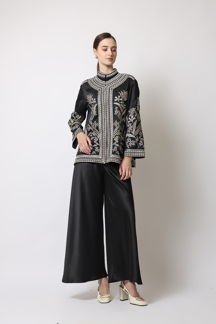 Bloom et Champs Altas Bordir Hitam