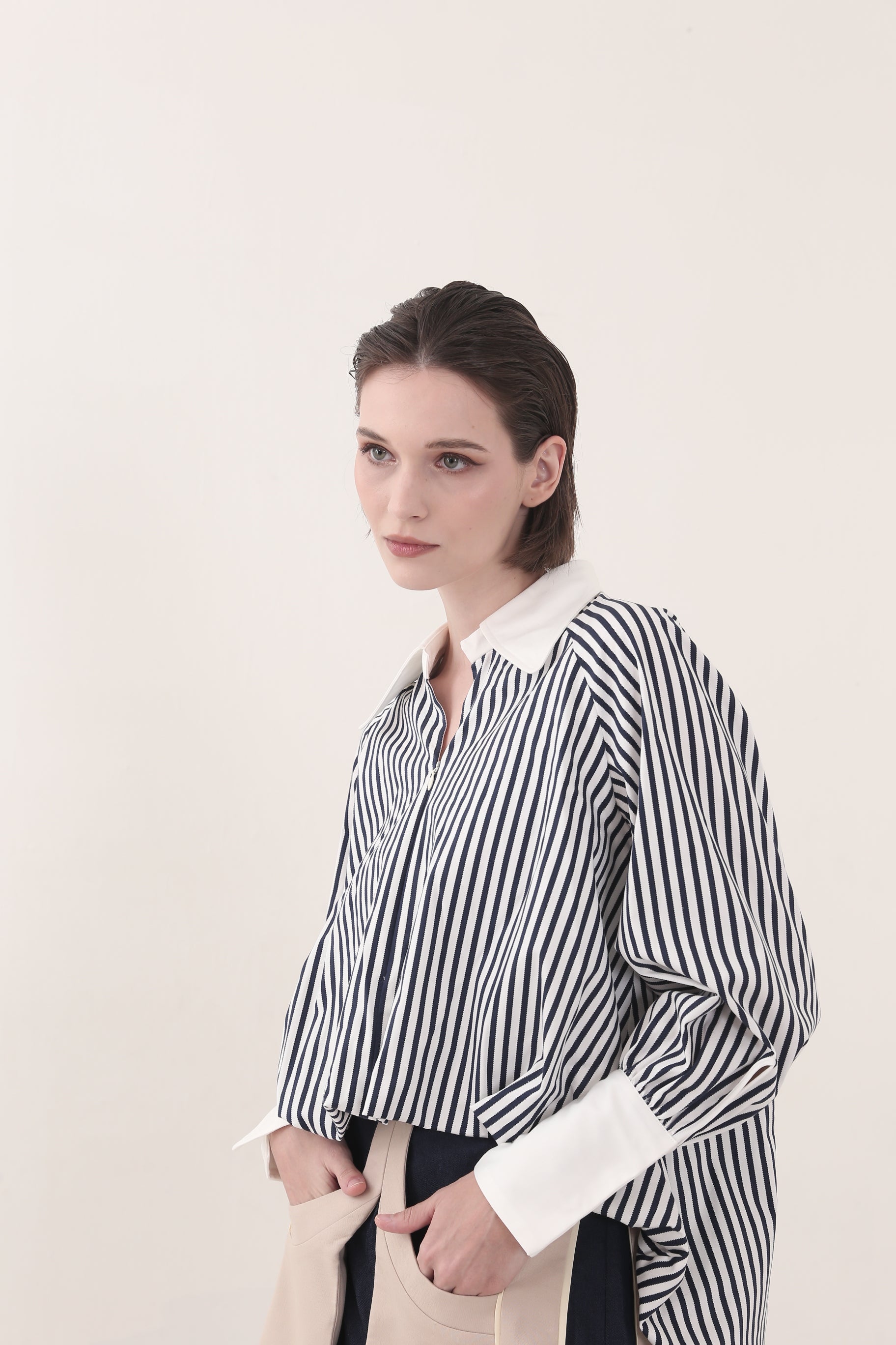 Bloom et Champs Kemeja Buntut Salur