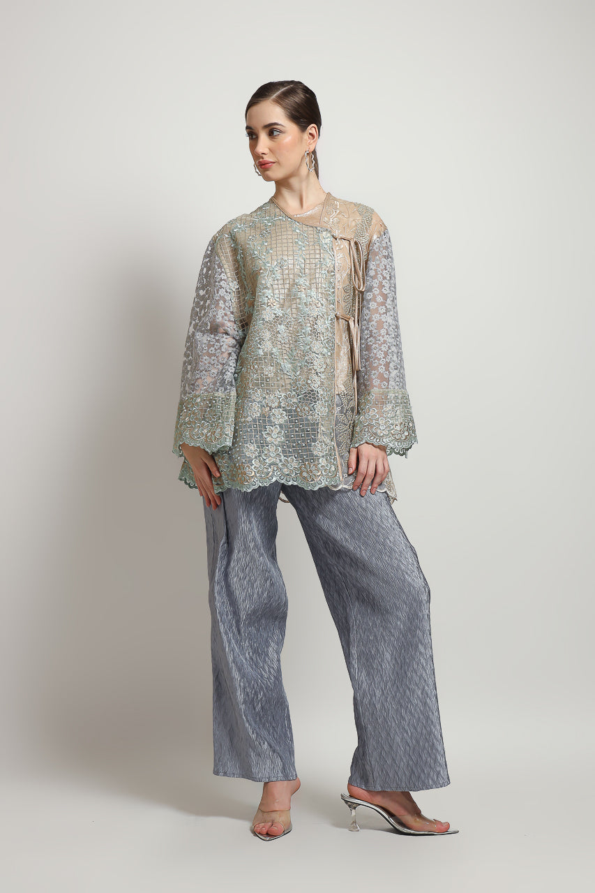Bloom et Champs Kimono Kaftan Tiga Tali Pita Mutiara