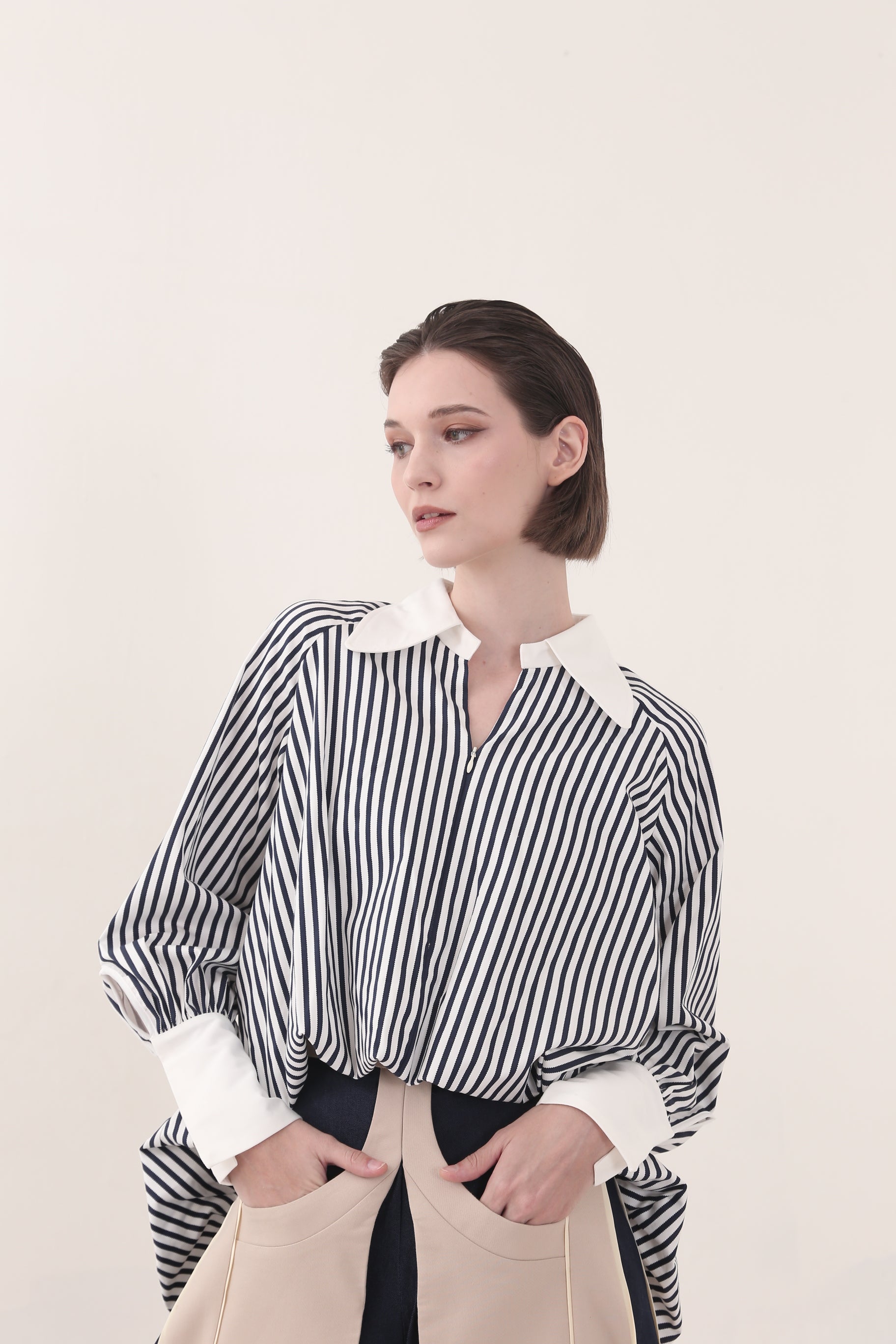 Bloom et Champs Kemeja Buntut Salur